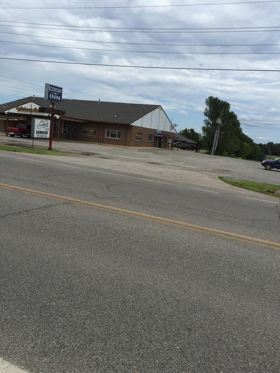 Economy Inn - last minute hotel in Garnett