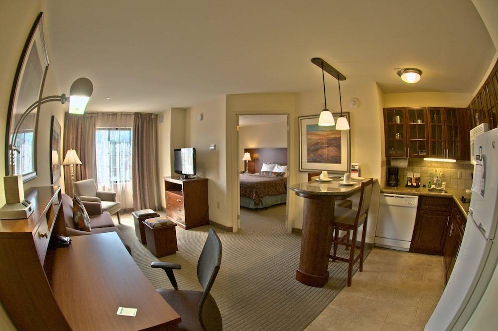 Staybridge Suites East Stroudsburg Poconos an IHG Hotel - photo 5