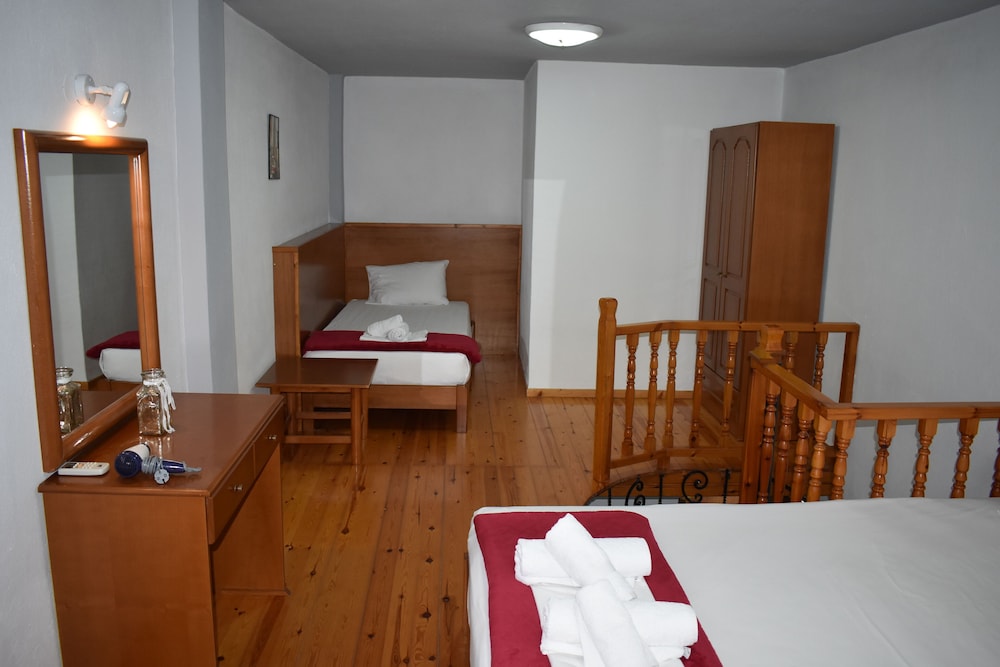 Galanis Hotel — Unknown City — photo 4