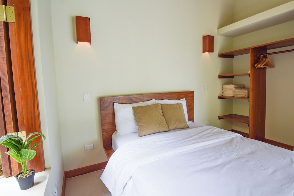 Casa Auratus Manzanillo wildlife — 4-Star Luxury Hotel in Sixaola, Costa Rica