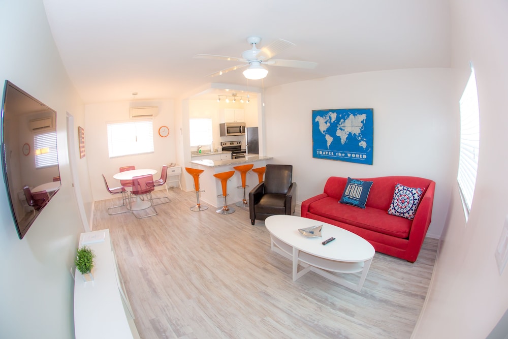 St Pete Beach Suites - photo 30