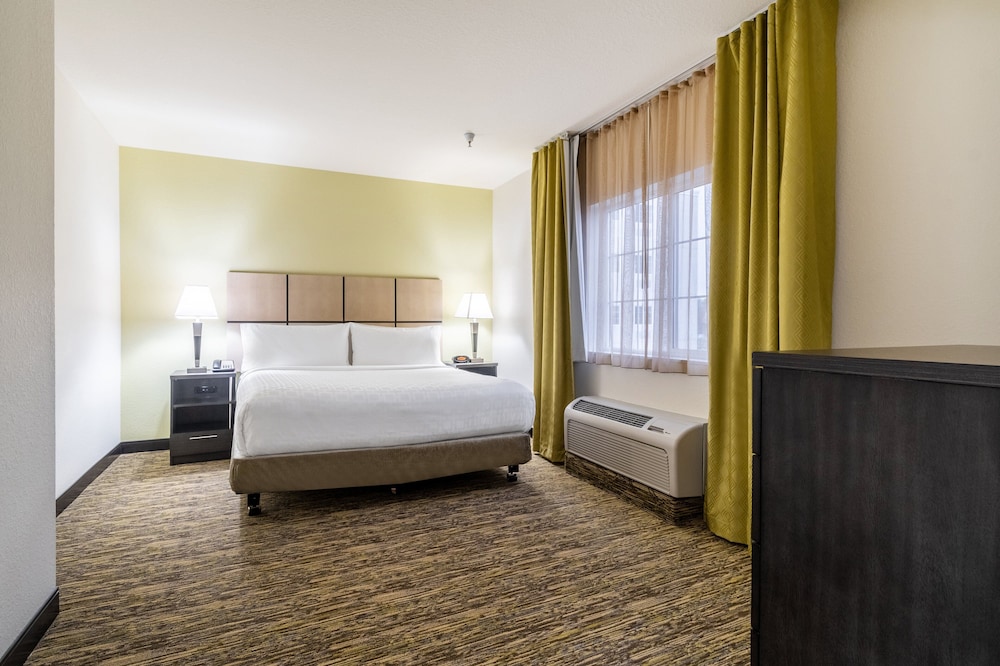 Candlewood Suites Portland Airport by IHG - photo 19