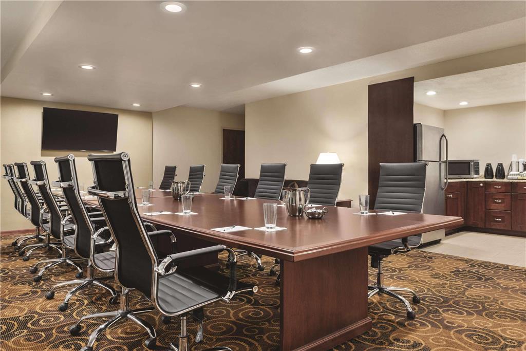 Radisson Hotel and Conference Center Fond du Lac - photo 17