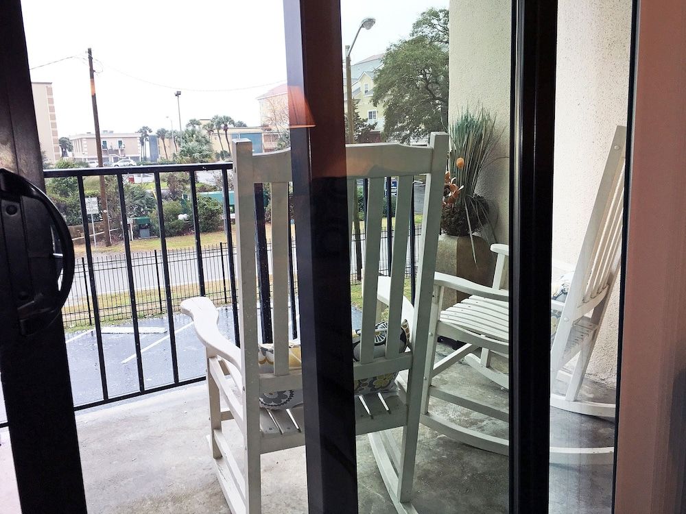 Holiday Towers 206 3 Br condo by RedAwning - photo 2