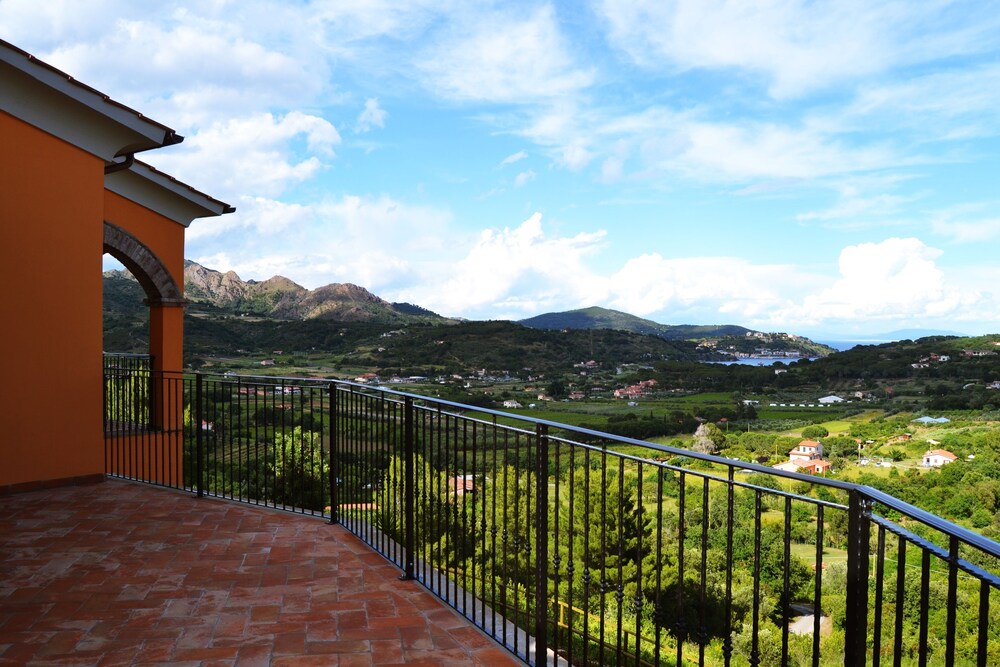 Il Casale — 4-Star Luxury Hotel in Capoliveri, Italy