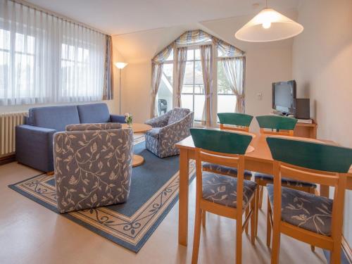 Dünenpark Binz Komfort Ferienwohnung mit 2 Schlafzimmern und Balkon im Dachgeschoss 260 — 4-Star Luxury Hotel in Ostseebad Binz, Germany