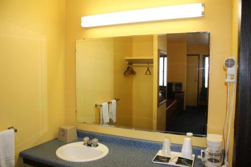 Best Budget Inn Owatonna - photo 12