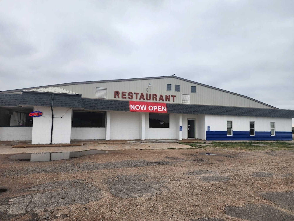First Inn By OYO Quinter Hwy 70 - featured photo