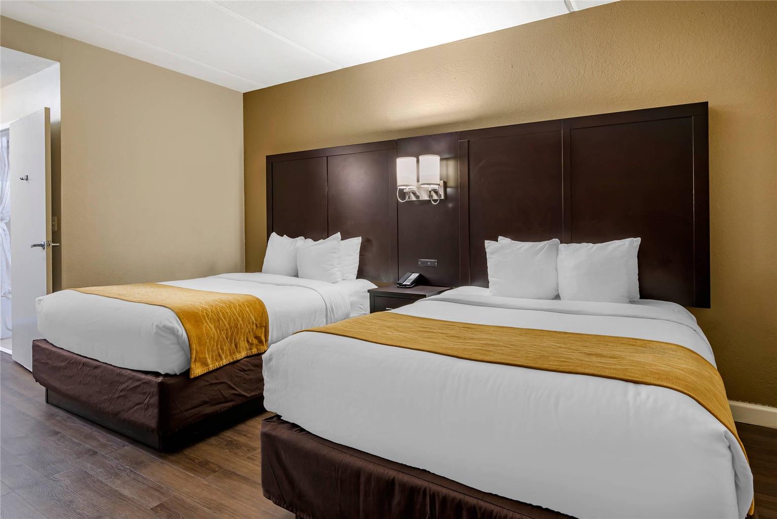 Comfort Inn & Suites near Six Flags - photo 20