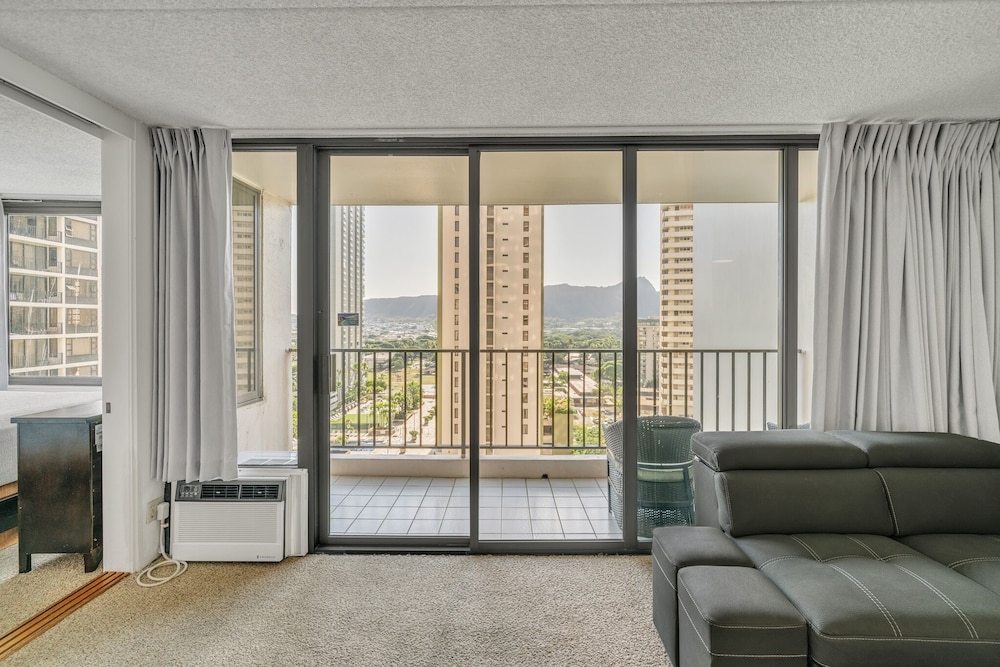 Waikiki Banyan High Level Condo with Private Lanai by Koko Resort Vacation Rentals - photo 98