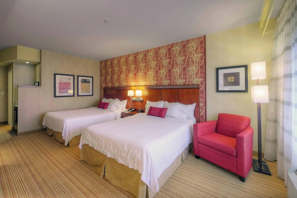 Courtyard by Marriott Medford Airport - photo 18