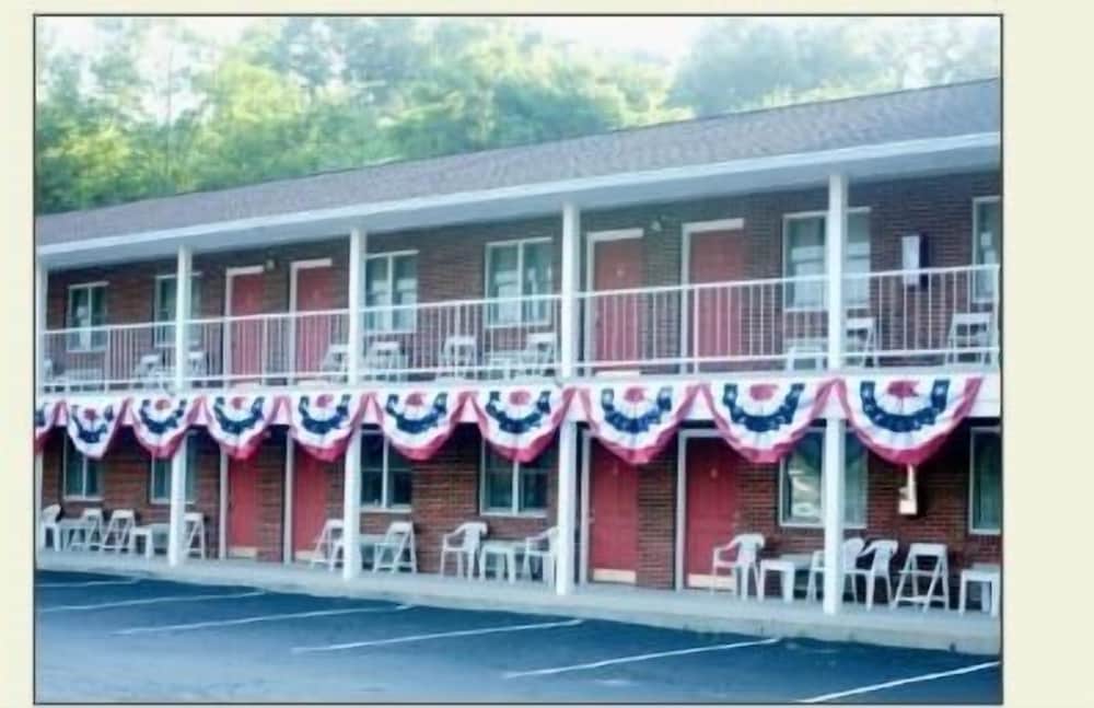 Creekwood Motel in Waynesville, United States