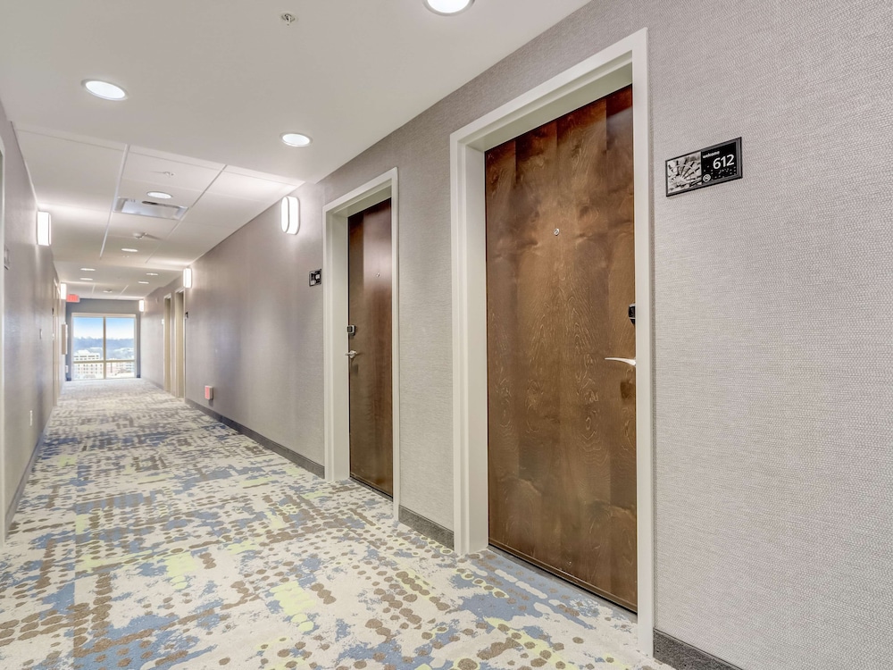 Hampton Inn and Suites by Hilton Cincinnati Midtown Rookwood - photo 77