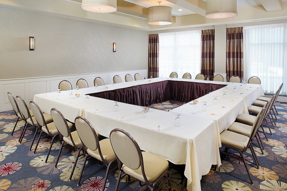 Courtyard by Marriott Keene Downtown - photo 44