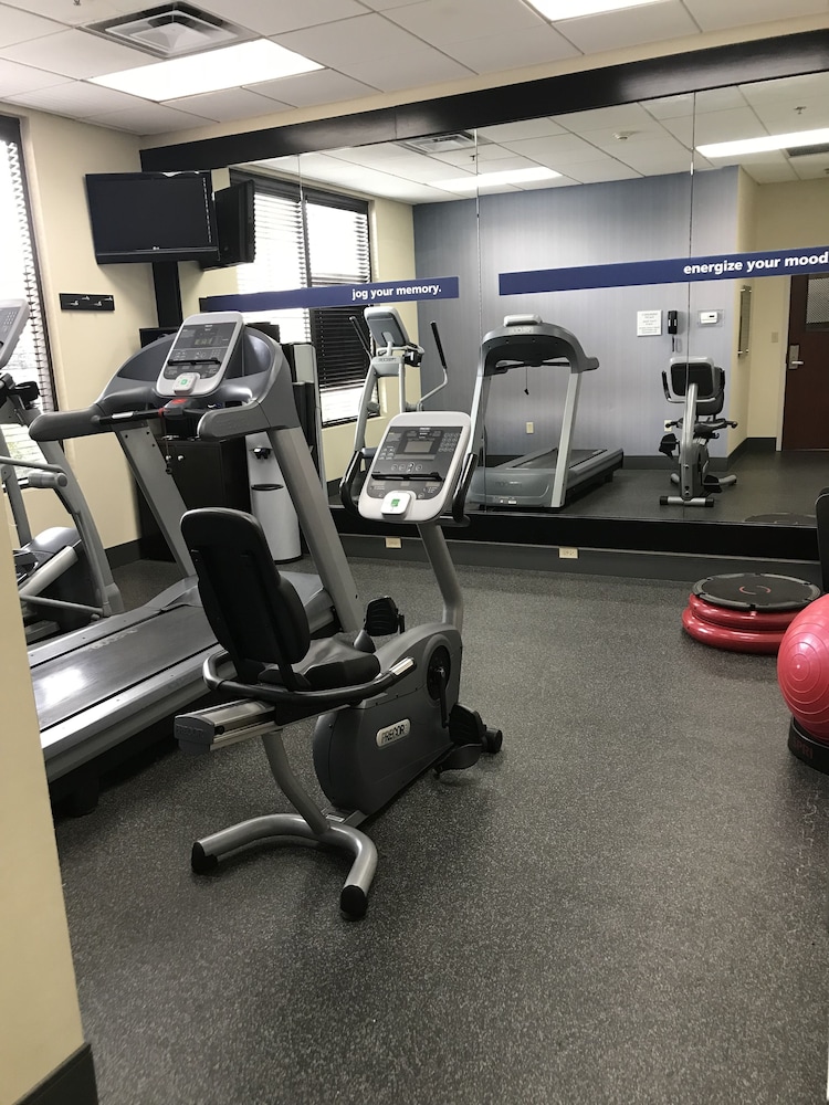 Hampton Inn Ridgefield Park - photo 43