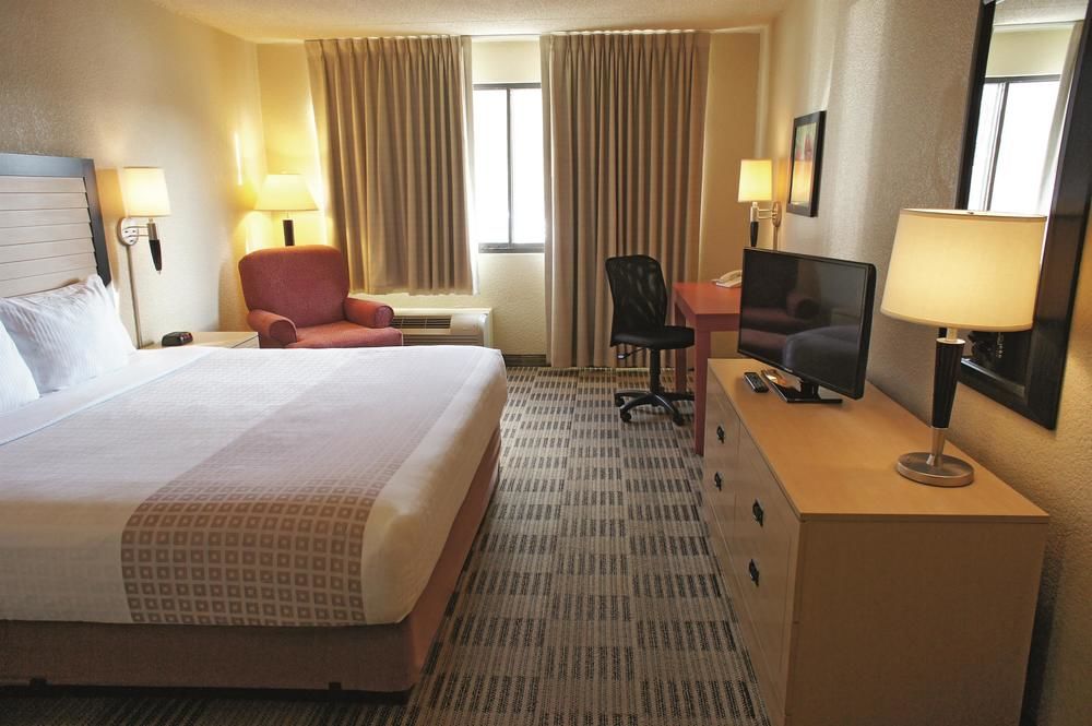 La Quinta Inn & Suites by Wyndham Armonk Westchester - photo 33