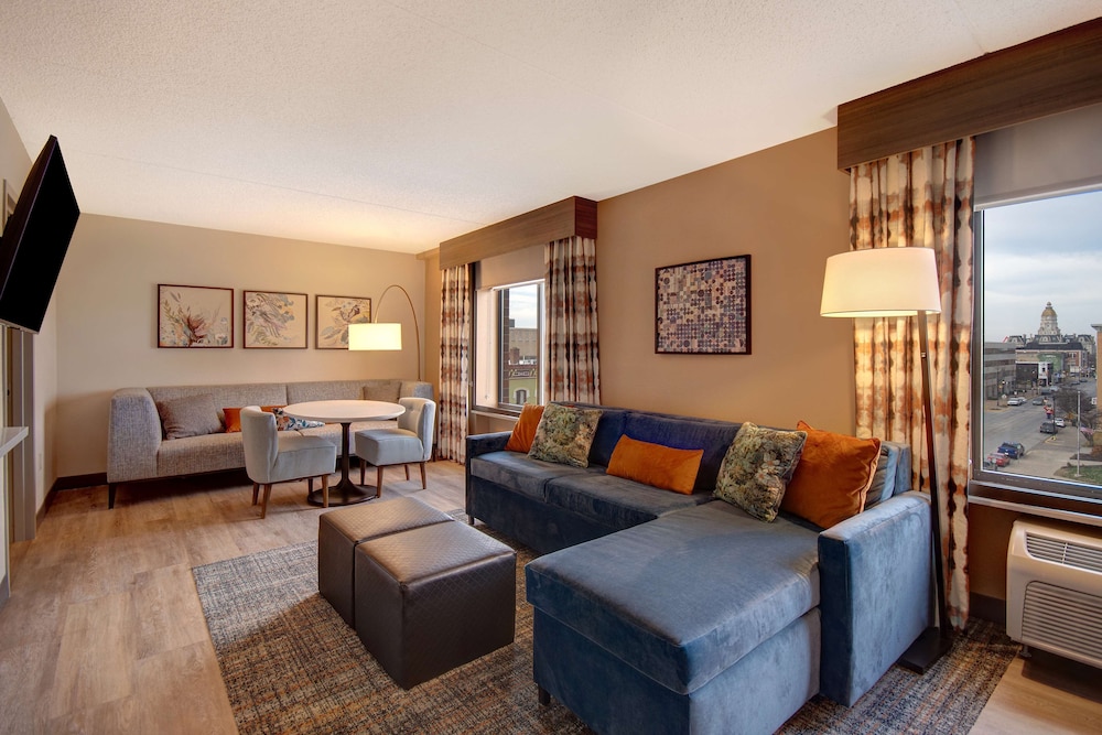 Hilton Garden Inn Terre Haute - photo 42