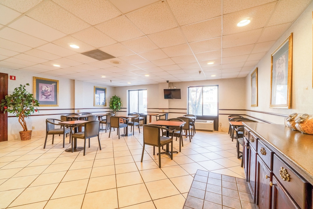Ark Suites By Oyo Jonesboro I 555 - photo 59