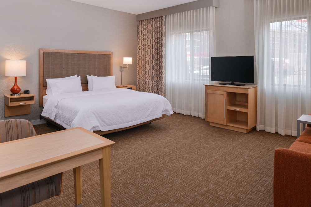 Hampton Inn & Suites Denver Speer Boulevard - photo 13