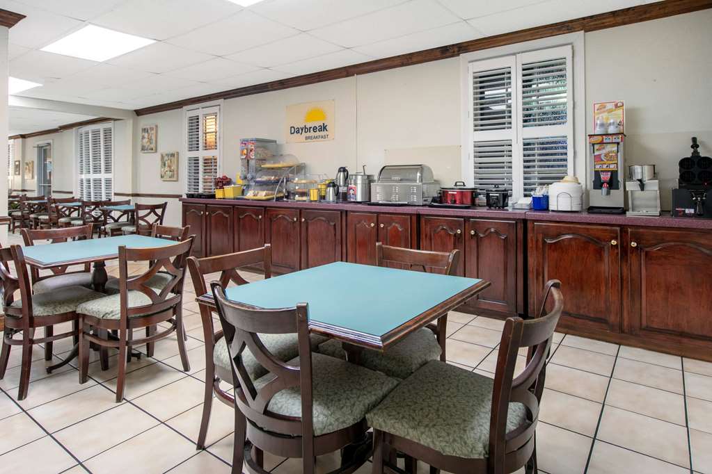 Days Inn by Wyndham Natchez - photo 21