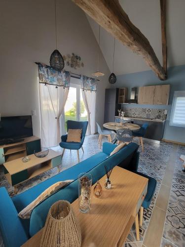 La Mesange Bleue - carbon neutral hotel in Ognes