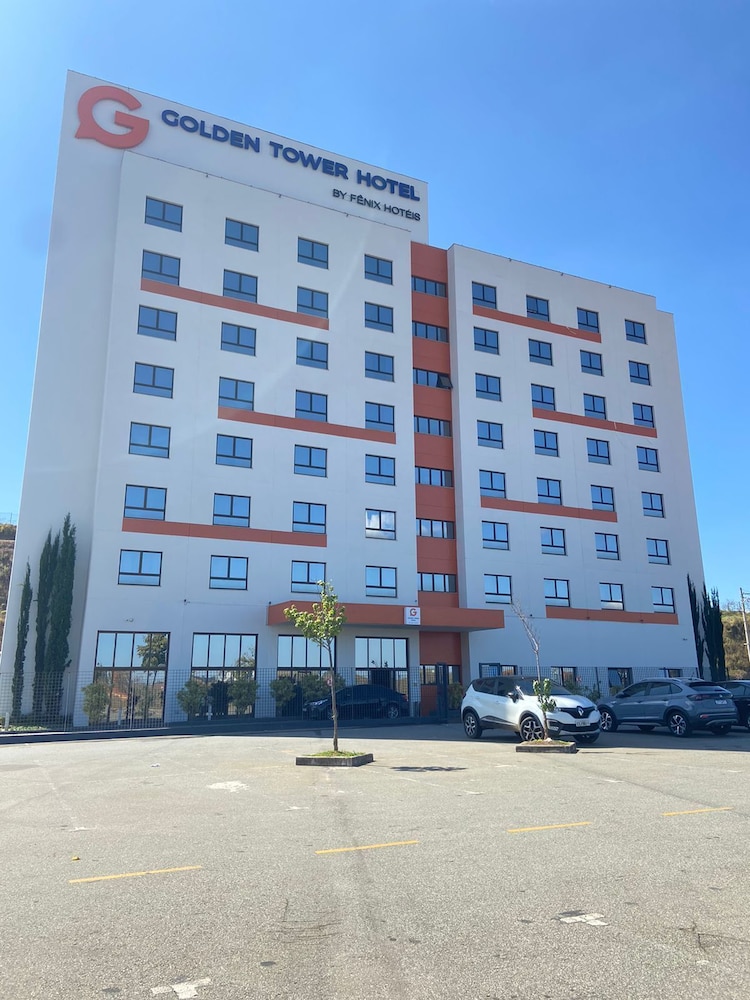 Golden Tower Shopping by Fênix Hotéis in Pouso Alegre, Brasil