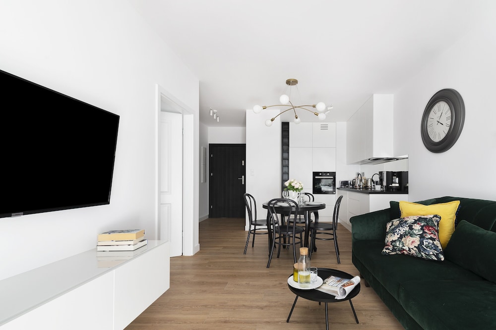 Easy Rent Apartments Centrum 1 — 4-Star Luxury Hotel in Lublin, Poland