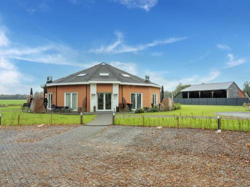 holiday home in Goirle with sauna — 4-Star Luxury Hotel in Goirle, Netherlands