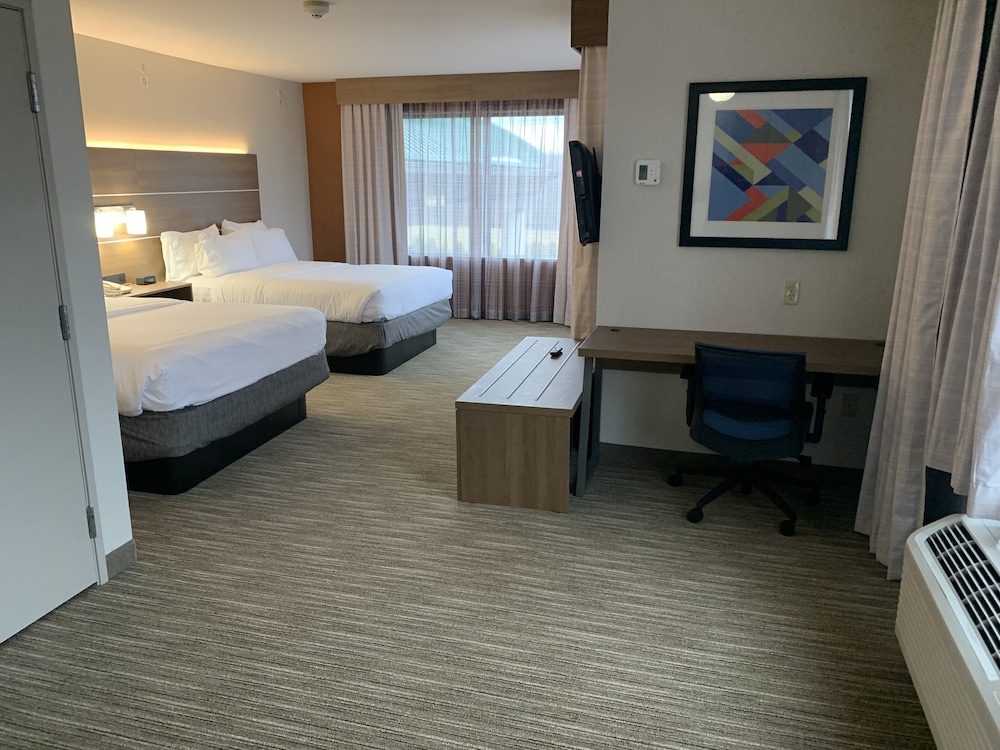 Holiday Inn Express Hotel & Suites Franklin Oil City by IHG - photo 16