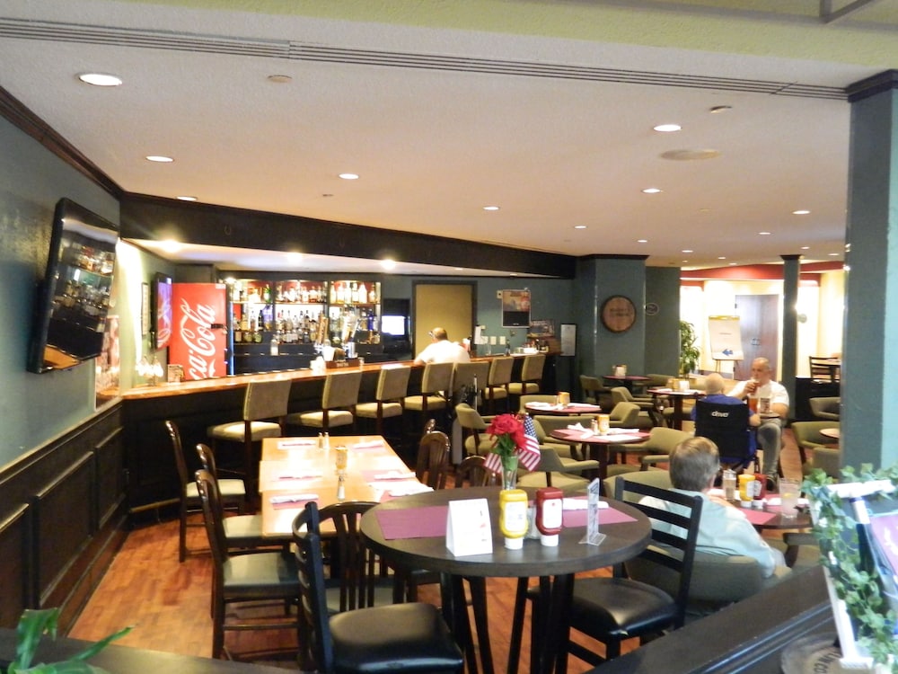 Capital Plaza Hotel - photo 33