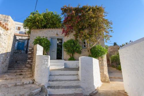 Vita Real Estate — 4-Star Luxury Hotel in Ydra, Greece