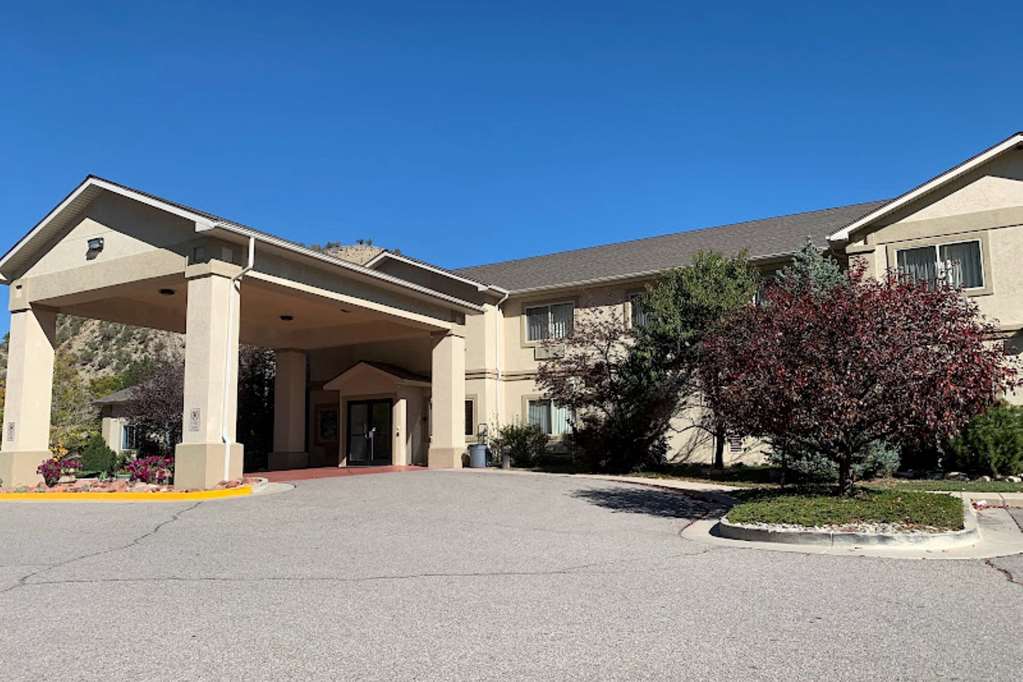 Wingate by Wyndham New Castle Glenwood Springs - photo 2