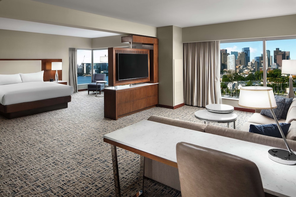 Hilton Boston Logan Airport - photo 9