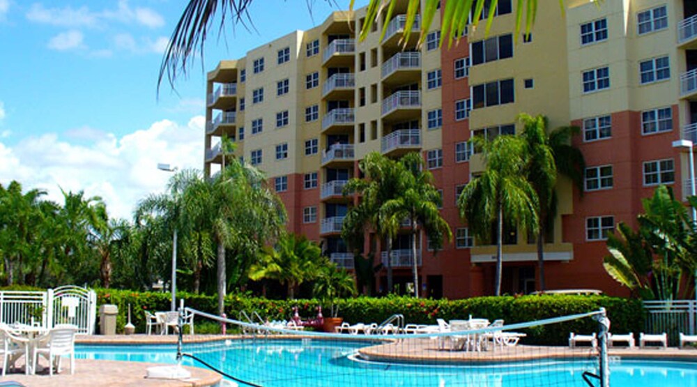 Vacation Village Bonaventure by Hosteeva in Weston, United States