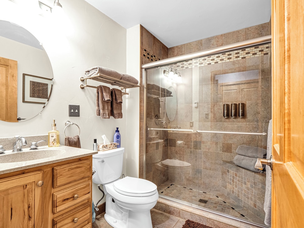 Victorian Inn Elkhart Lake Wisconsin - photo 76