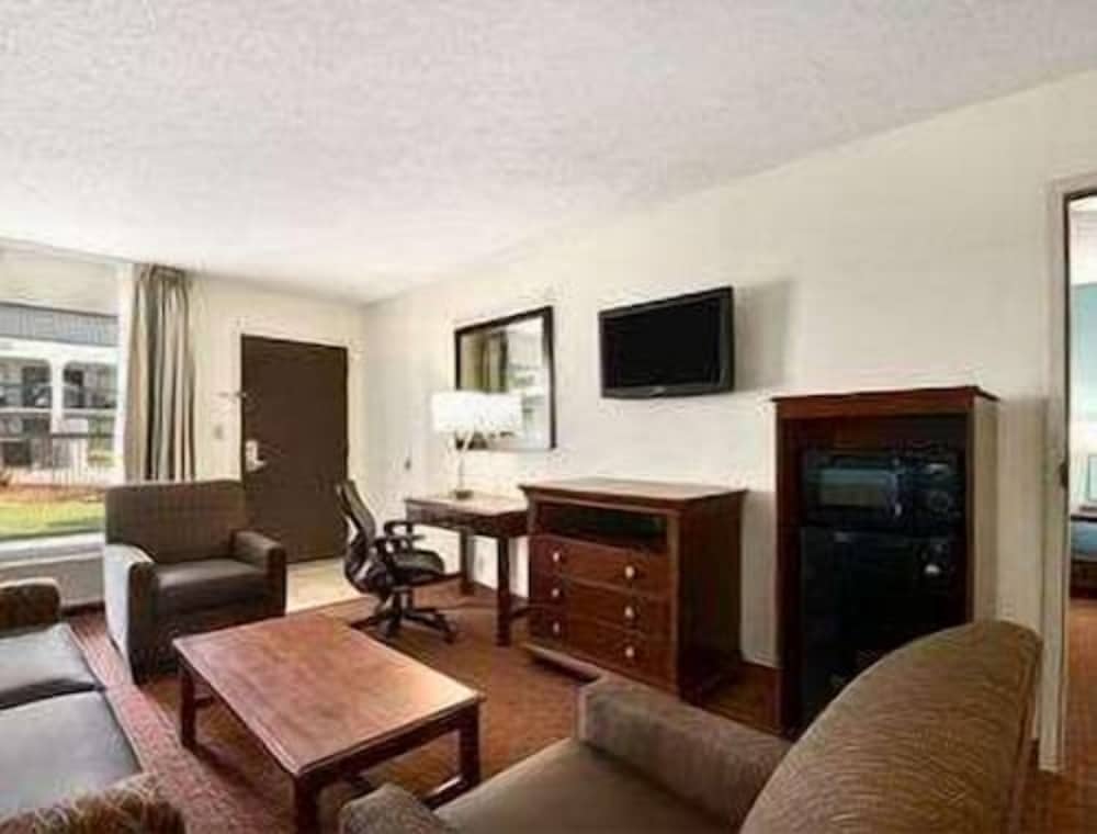 Baymont by Wyndham Florence - photo 12