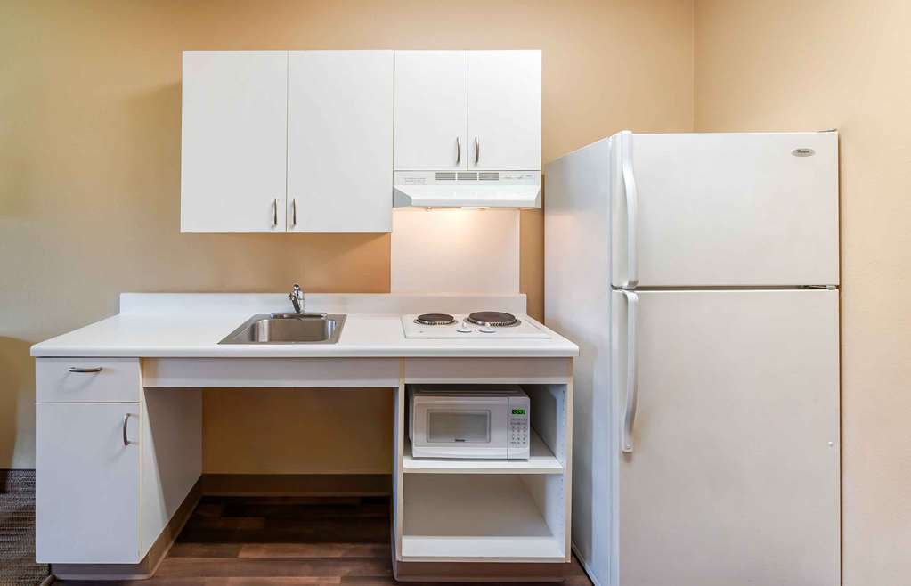 Extended Stay America Suites Hampton Coliseum - photo 12