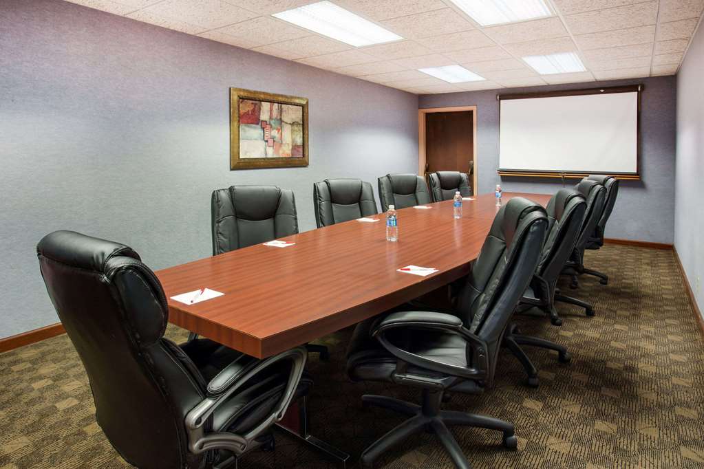 Ramada by Wyndham Bettendorf - photo 21