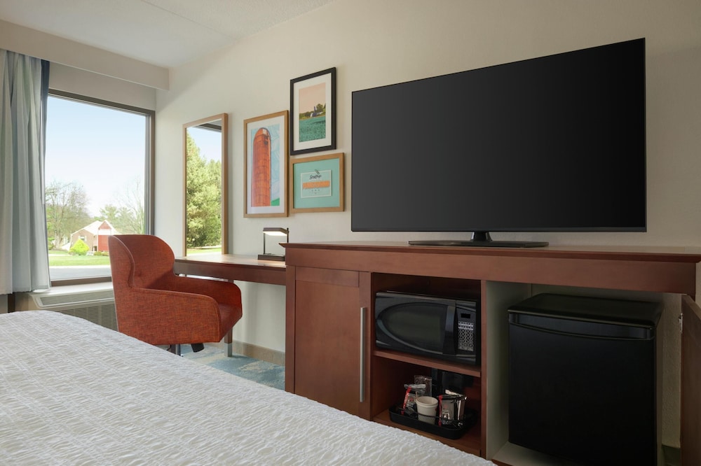 Hampton Inn Lancaster - photo 13