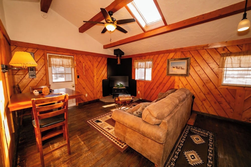 Chinook Winds Motel - photo 84