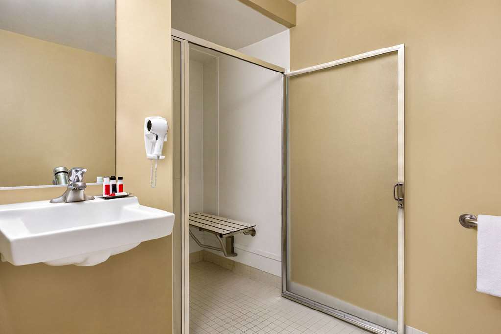 Travelodge by Wyndham Presidio San Francisco - photo 36