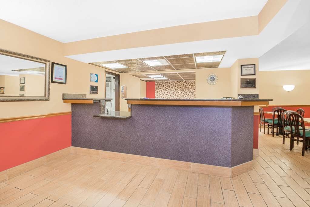 Super 8 by Wyndham Marshalltown - featured photo