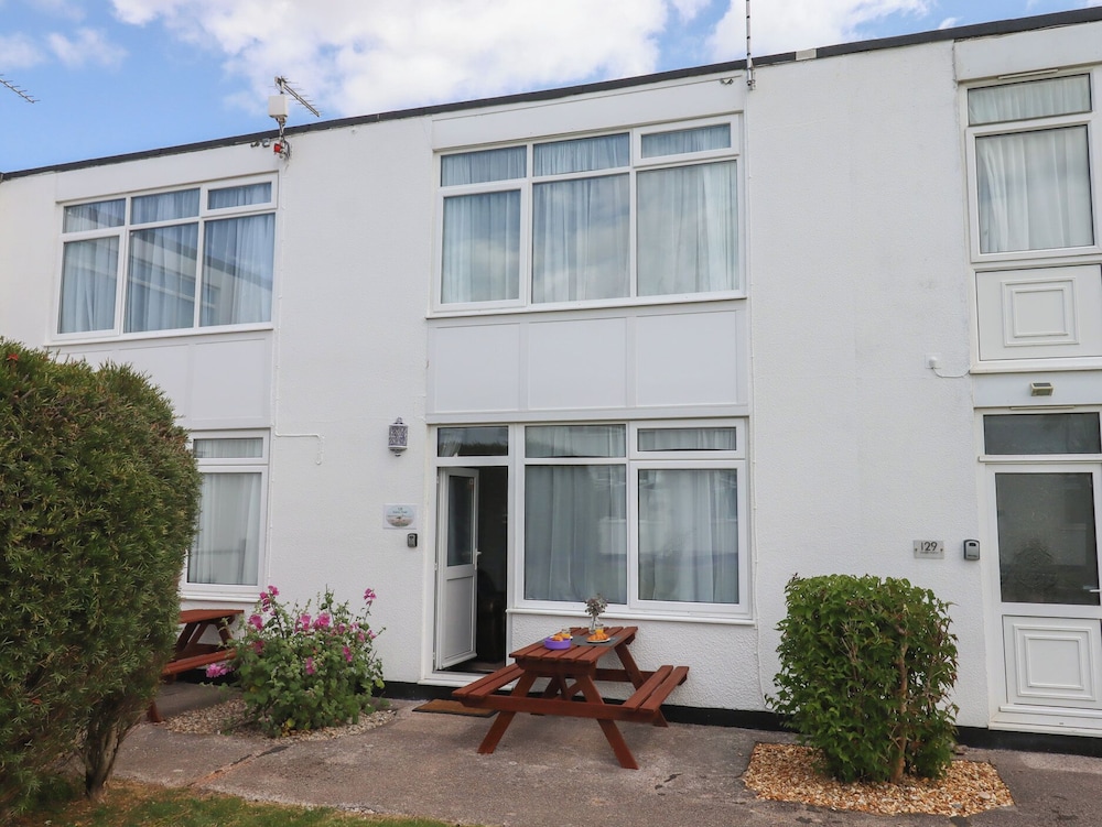 Dolphin Chalet — 4-Star Luxury Hotel in Dawlish, United Kingdom