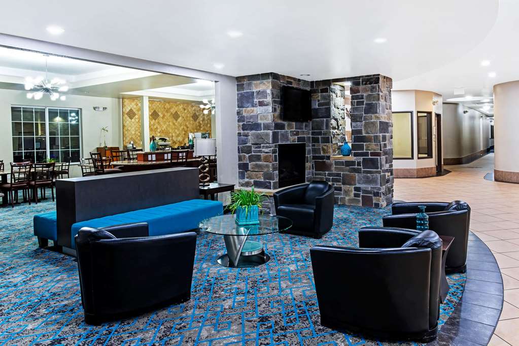 La Quinta Inn & Suites by Wyndham Denver Gateway Park - photo 10
