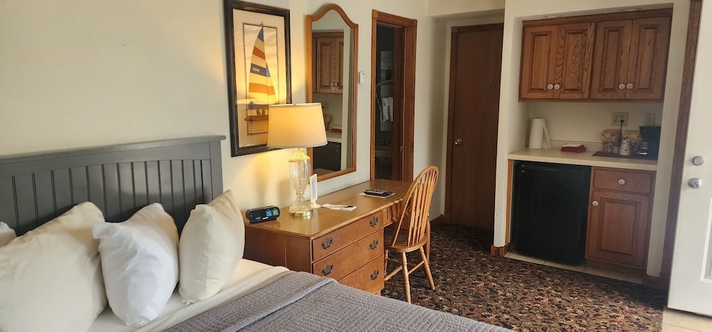 Snug Harbor Inn - photo 62