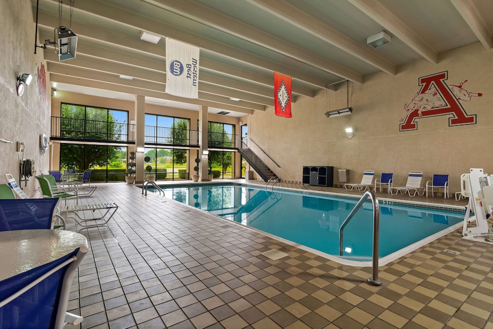 Best Western Windsor Suites - photo 33