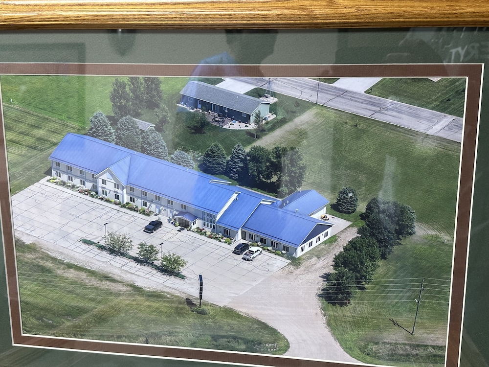 De Smet Super Deluxe Inn and Suites - photo 36