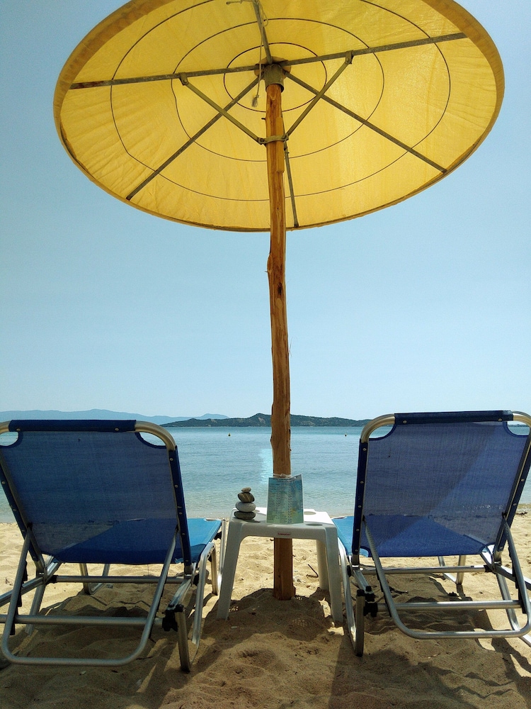 Hotel Kari in Ouranoupolis, Greece