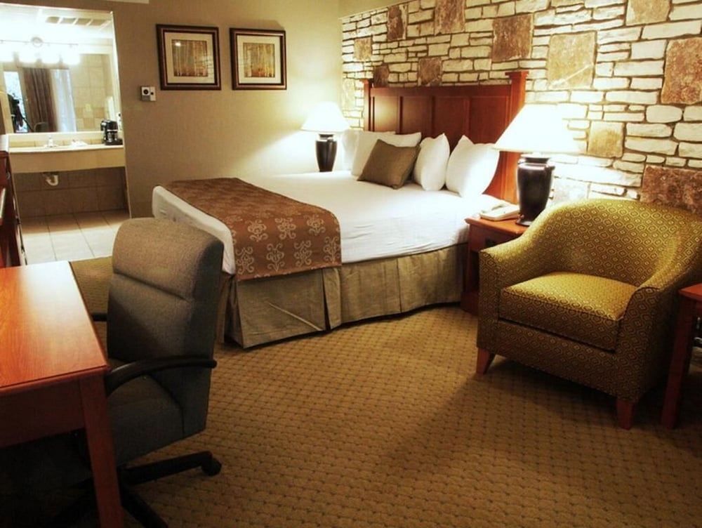 Inn of the Hills Resort and Conference Center - photo 9