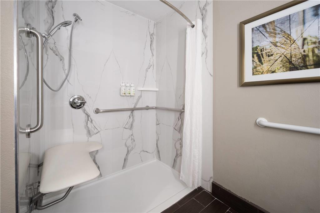 La Quinta Inn & Suites by Wyndham Atlanta Stockbridge - photo 35
